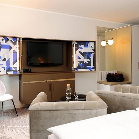 Hotel Elephant Weimar, Autograph Collection מראה חיצוני תמונה A suite at the hotel