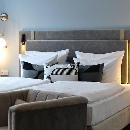 Hotel Elephant Weimar, Autograph Collection מראה חיצוני תמונה A bedroom at the hotel