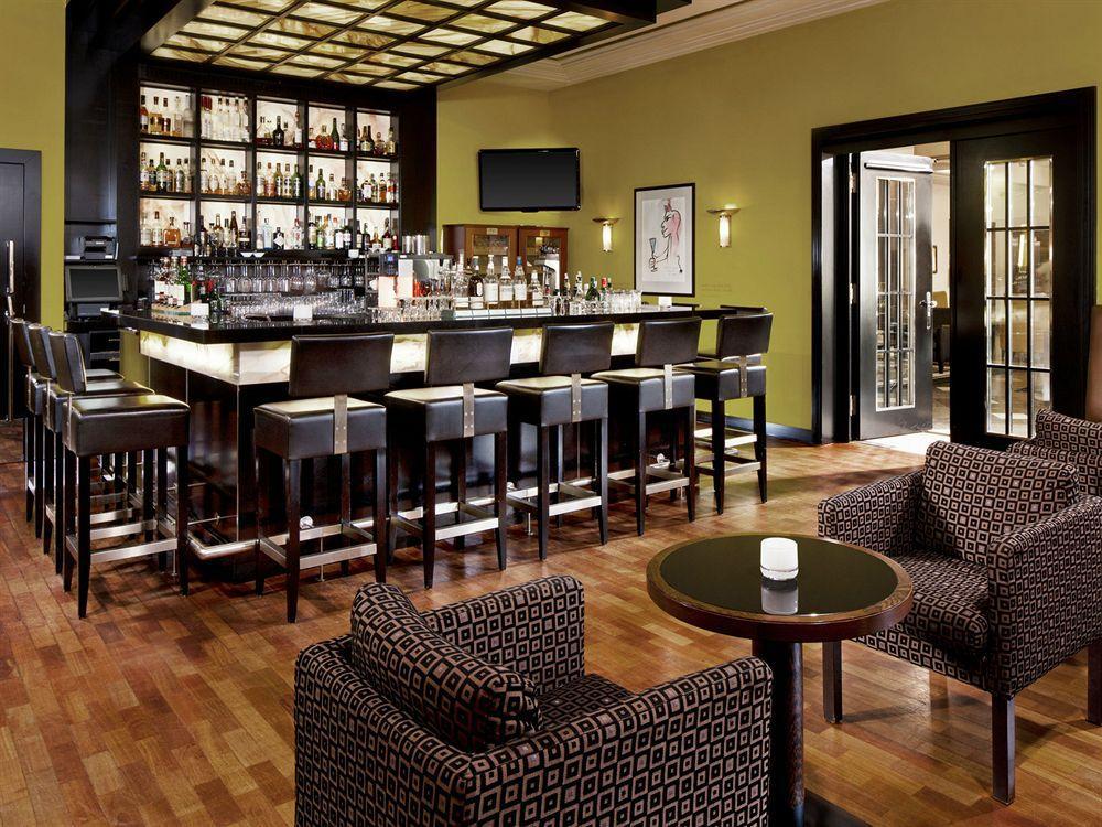 Hotel Elephant Weimar, Autograph Collection מראה חיצוני תמונה The bar at the Westin