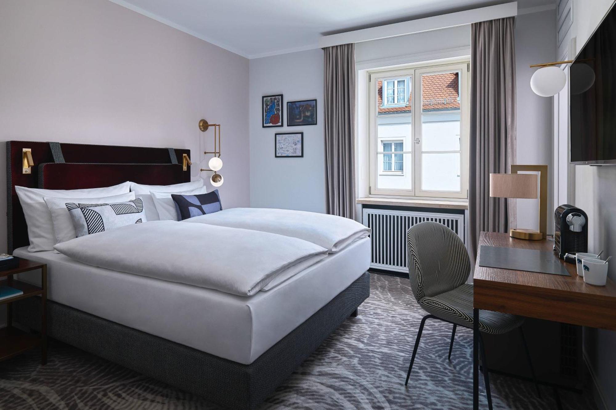 Hotel Elephant Weimar, Autograph Collection מראה חיצוני תמונה A room at the hotel